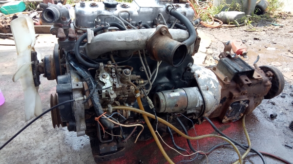 เครื่องอีซูซุ สี่ล้อ 4JB1พร้อมเกียร์ สภาพดี ไม่มีใบคุมขายถูก 28,500.- 095-6314517