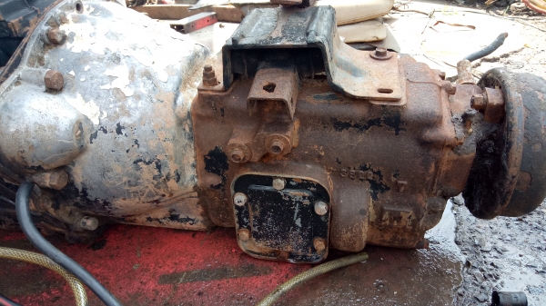 เครื่องอีซูซุ สี่ล้อ 4JB1พร้อมเกียร์ สภาพดี ไม่มีใบคุมขายถูก 28,500.- 095-6314517