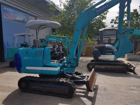 รถขุดเล็ก KUBOTA KO22 คอนโทรลน้ำมัน  รถนอกนำเข้าไม่เคยใช้งานในไทย ชม.การใช้งาน3,400 ชม. ราคา 295,000 บาท รถไวมาก ระบบดี เครื่ิองยนต์ดี เอวสวิงแน่น สนใจติดต่อ 081-8416818, 092-9938255 ติดต่อสอบถามได้ที่  กดไปที่ลิ้งค์้เพื่อสอบถาม Line: https://li