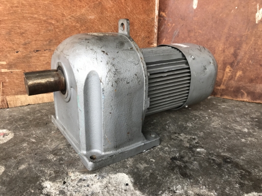 ขายมอเตอร์เกียร์ Mitsubishi 3HP. 380V อัตราทด 1:60 Made in Japan เพลาออกประมาณ 25รอบต่อนาที สภาพสวยเดิมๆ หมุนนิ่ม พร้อมใช้งาน