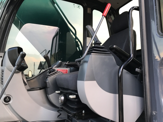 200 XM 2400 ชั่วโมง (PM 7000)ขายดาวน์ 1,950,000 ผ่อนต่ออีก 8 งวด สนใจติดต่อ 081-4283210