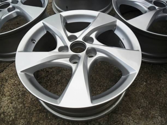 แม็กป้ายแดงขอบ17 เอนไกแท้ 5รู114 สภาพใหม่กริ๊บ 4วง 3,900