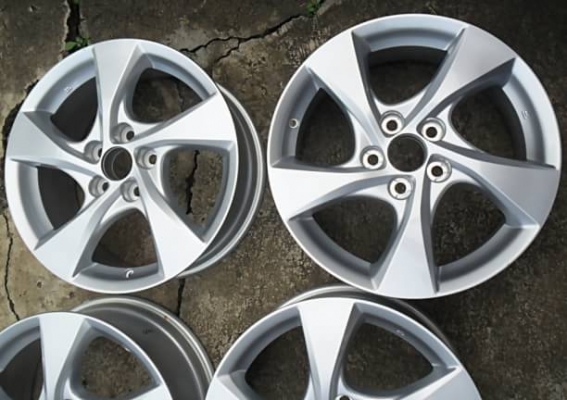 แม็กป้ายแดงขอบ17 เอนไกแท้ 5รู114 สภาพใหม่กริ๊บ 4วง 3,900