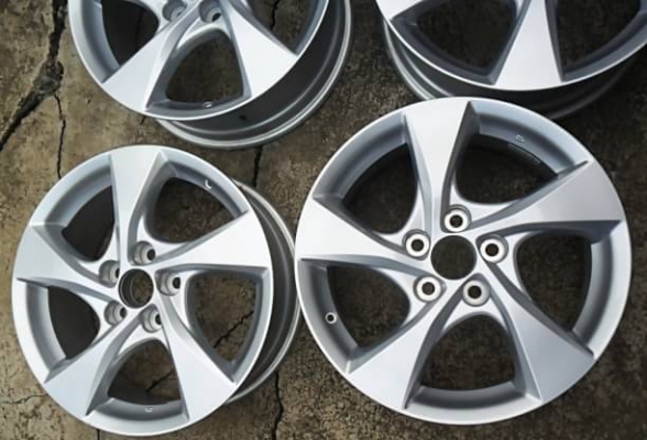 แม็กป้ายแดงขอบ17 เอนไกแท้ 5รู114 สภาพใหม่กริ๊บ 4วง 3,900