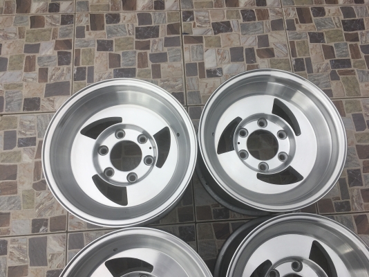 ล้อขอบ15กว้าง8นิ้ว ทำสีมาใหม่ ล้อหนา เงาวิ้ง ไม่คดไม่ดุ้ง พร้อมใช้ ????????ส่งได้ทั่วไทย