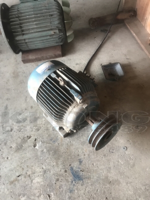 ขายด่วน เหมาไดนาโม 2ตัว 10แรง  กับ 5แรง ใช้งานได้ ไฟ3เฟส 2ตัว ขาย 20000 บาท