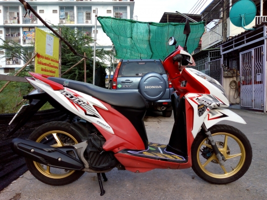 Honda Click 125i ล้อแม็ก จดปี 2555 เล่มมือเดียว ไมล์ประมาณ 21,000 กิโล ภาษี+พรบ.2562 ยางใหม่ Micheli