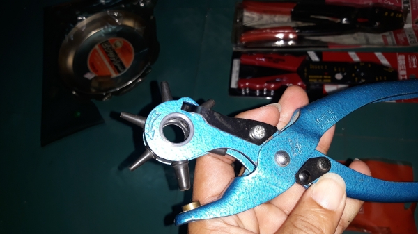 ขายคีมเจาะหนังBOKER MADE IN GERMANY.ใหม่เก่าเก็บ ขายคีมเจาะหนังBOKER MADE IN GERMANY.ใหม่เก่าเก็บ
