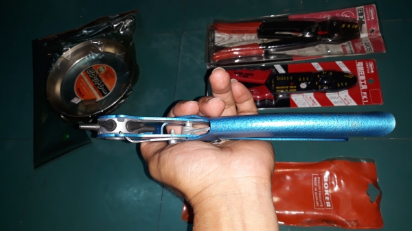 ขายคีมเจาะหนังBOKER MADE IN GERMANY.ใหม่เก่าเก็บ