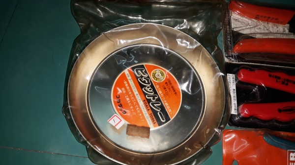 ขายถาดแม่เหล็ก MADE IN JAPAN.ไว้ใส่น็อตสกูใหม่เก่าเก็บแท้ๆ ขายถาดแม่เหล็ก MADE IN JAPAN.ไว้ใส่น็อตสกูใหม่เก่าเก็บแท้ๆ