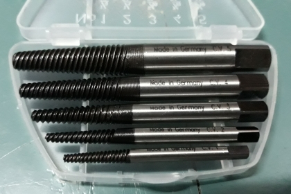 ขายถอนเกลียวซ้ายเยอรมันชุด5ดอกTUBUS Made in Germany. มือสองสภาพดี ขายถอนเกลียวซ้ายเยอรมันชุด5ดอกTUBUS Made in Germany. มือสองสภาพดี