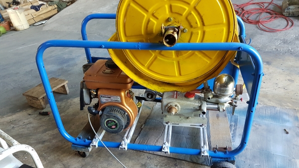 ชุดปั้มอัดฉีดเครื่องยนต์เบนชิล kawasaki 4 แรงม้า พร้อมปั้มฉีดยา maruyama ขนาด 6หุน สภาพสวย อะไหล่หาง่าย นำเข้าจากญี่ปุ่น ไม่เคยใช้ในไทย ตรวจเช็คไห้พร้อมใช้งาน สนใจติดต่อ 0817502357 จัดส่งสินค้าได้ทั่วประเทศครับ