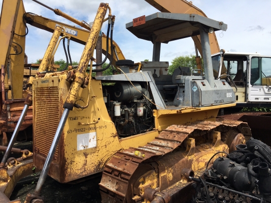 รถแทรคเตอร์ ยี่ห้อ Komatsu รุ่น D65E-12 ขายตามสภาพ