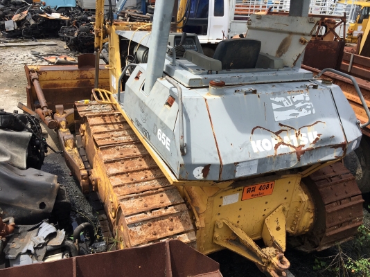 รถแทรคเตอร์ ยี่ห้อ Komatsu รุ่น D65E-12 ขายตามสภาพ