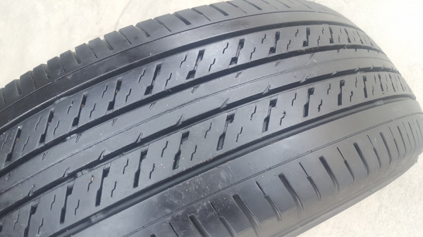 ขายยาง\% 215/65/16 ปี 0517 DUNLOP LT37 4 เส้น ขายยาง\% 215/65/16 ปี 0517 DUNLOP LT37 4 เส้น
