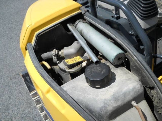 เปิดจองราคาพิเศษ KOMATSU PC 30MR-2 นำเข้าจากญี่ปุ่นโดยตรง ชั่วโมงทำงานน้อยมาก 800ชั่วโมงเท่านั้น พร้อมลายแย๊ก โทร.090-986-2521 อ๊อบ