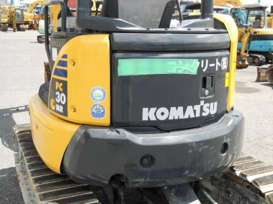 เปิดจองราคาพิเศษ KOMATSU PC 30MR-2 นำเข้าจากญี่ปุ่นโดยตรง ชั่วโมงทำงานน้อยมาก 800ชั่วโมงเท่านั้น พร้อมลายแย๊ก โทร.090-986-2521 อ๊อบ