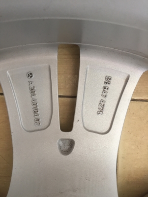 ขายล้อ Benz ถอดเก็บตั้งแต่ป้ายแดง