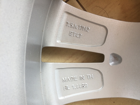 ขายล้อ Benz ถอดเก็บตั้งแต่ป้ายแดง