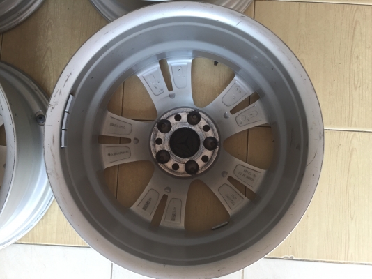 ขายล้อ Benz ถอดเก็บตั้งแต่ป้ายแดง