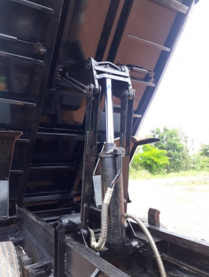 ISUZU หัวลากFTR เครื่อง 200แรง ปี49 MAX LOAD (กระบะดั๊มต่อใหม่) ยาว 3.9 เมตร ยางดี ครัทซีสวย ราคา 89