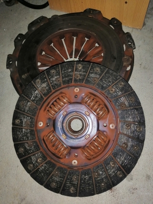 ครัชไทรทันหวีสองชั้น ผ้าผสม 10 นิ้ว ป.มนตรี