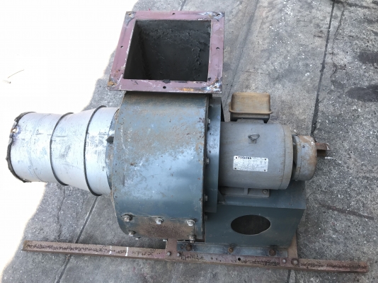 ขายพัดลมโบลเวอร์ดูดฝุ่น-ดูดอากาศ 3HP. 220V ไฟบ้าน รุ่นใบเหล็ก สภาพสวยเดิมๆ พร้อมใช้งาน