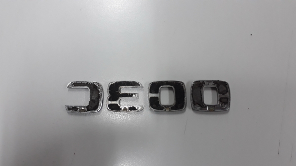 เพลทโลโก้ C300 แท้ ติดท้ายรถ Benz