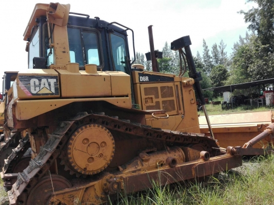 ขายรถแทรกเตอร์ตีนไก่ CAT รุ่น D6R