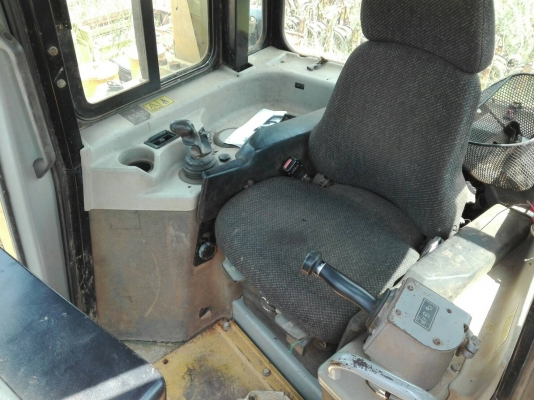 ขายรถแทรกเตอร์ตีนไก่ CAT รุ่น D6R