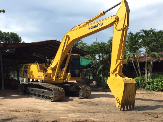 ขายรถแบคโฮ KOMATSU PC 200 สภาพดี พร้อมใช้งาน