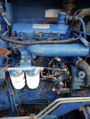 FORD 4 W/D  โฟรวิน พวงมาลัยเพาเวอร์ พร้อมดันหน้า  เครื่องเกียร์ดี รถพร้อมใช้งาน สนใจติดต่อสอบถาม 081-810-8927,087-841-9778