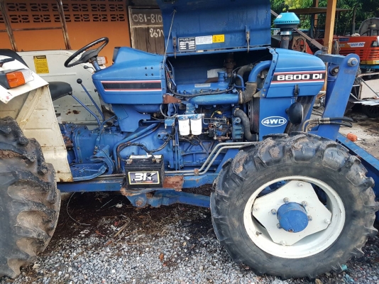 FORD 4 W/D  โฟรวิน พวงมาลัยเพาเวอร์ พร้อมดันหน้า  เครื่องเกียร์ดี รถพร้อมใช้งาน สนใจติดต่อสอบถาม 081-810-8927,087-841-9778