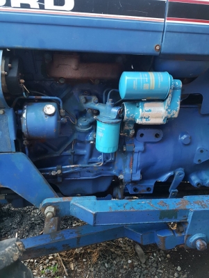 FORD 4 W/D  โฟรวิน พวงมาลัยเพาเวอร์ พร้อมดันหน้า  เครื่องเกียร์ดี รถพร้อมใช้งาน สนใจติดต่อสอบถาม 081-810-8927,087-841-9778