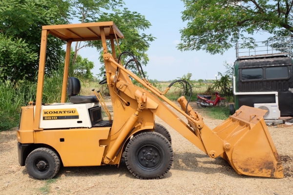 รถตัก komatsu sg10-3 เก่าญี่ปุ่นไม่เคยใช้ในไทยโทร 086-1602189