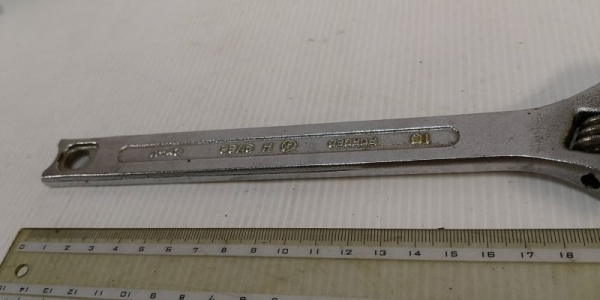 250 บ.ส่งถึงบ้านฟรี โทร 083-2000058 LINE ID: line832923 ประแจเลื่อน ยี่ห้อ SUPER ขนาด 250 mm.