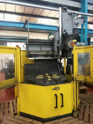 เครื่องกลึงตั้ง