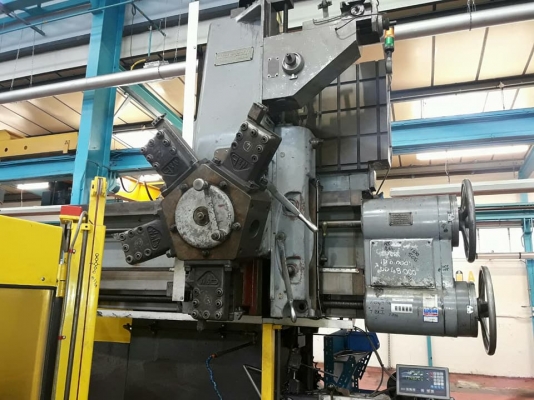 เครื่องกลึงตั้ง