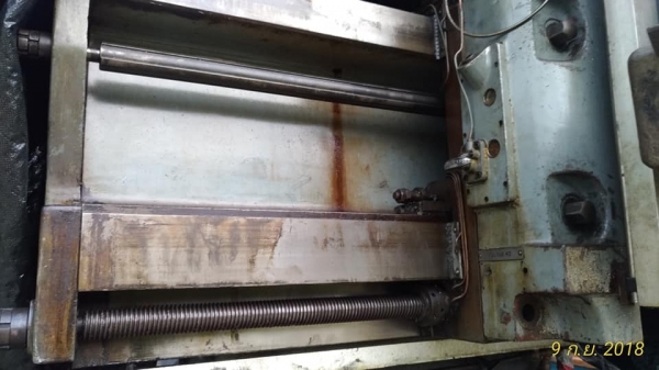 เครื่องกลึงตั้ง