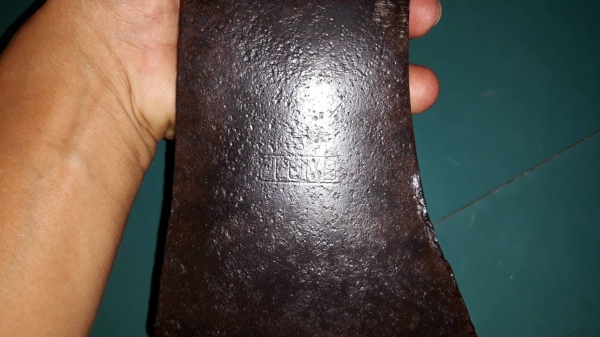 ขายหัวขวานสองหน้าPLUME MADE IN USA.มือสองสภาพดี ขายหัวขวานสองหน้าPLUME MADE IN USA.มือสองสภาพดี