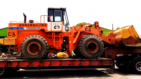 HITACHI LX200 240 hp (179 kw) เทียบเท่ากับ KOMATSU WA430-6 สภาพสวยพร้อมใช้ โทร 084-5424150