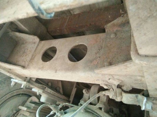 ขาย หัวยาว สิบล้อเพลาเดียว เครื่อง 6BG 175 แรง เพาเวอร์ เบครทิฟฟี่  รถพร้อมใช้งาน ราคา 170,000  บาท