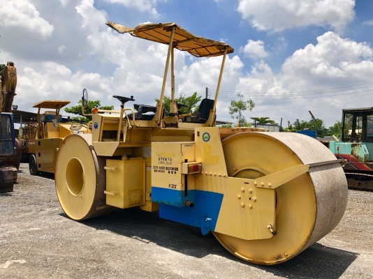 รถบดสามล้อเหล็ก KAWASAKI K12 FROM JAPAN สนใจติดต่อ 063-9316985 ID LINE : 0639316985 ครับ