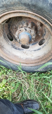 รถบรรทุก 6ล้อดั้มหน้ายาว ยี่ห้อ ISUZU เครื่อง 6BB 145 แรงม้า เสื้อเพลาใหญ่ 200 แรง มีแอร์ ยางดี ภาษี