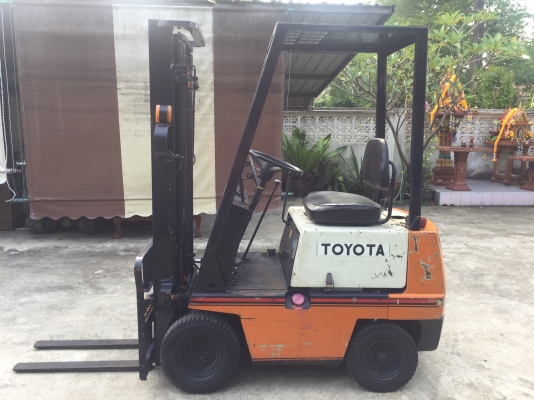 ขาย FORKLIFT TOYOTA 2FGL7 เก่าญี่ปุ่น