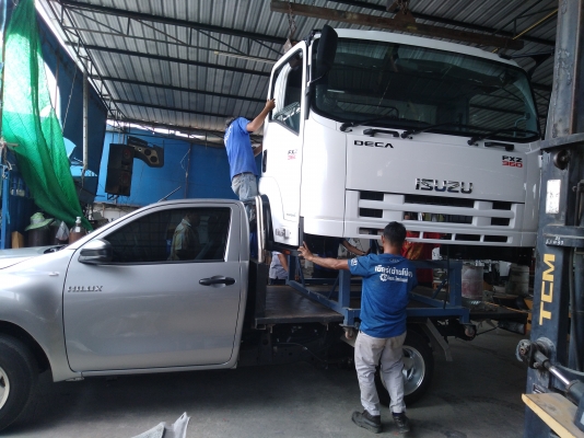หัวรถยี่ห้อ ISUZU รุ่น 360