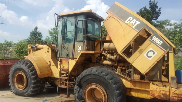 ขายรถตักล้อยาง CAT966G สนใจติดต่อคุณรัตนศักดิ์ 081-7621704