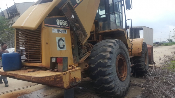 ขายรถตักล้อยาง CAT966G สนใจติดต่อคุณรัตนศักดิ์ 081-7621704