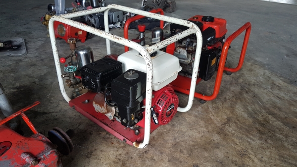 ชุดปั้มเครื่องยนต์เบนชิล honda 5.5 แรงม้าพร้อมปั้มฉีดยา yoshi รุ่นใหม่ขนาด 6หุน สภาพสวย อะไหล่หาง่าย นำเข้าจากญี่ปุ่น ไม่เคยใช้ในไทย ตรวจเช็คไห้พร้อมใช้งาน