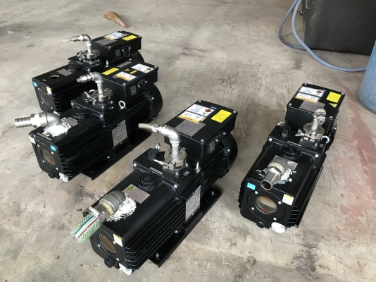 ขายปั๊มแวคคั่มสุญญากาศ ULVAC 0.4KW. 220V ไฟบ้าน หายาก สภาพสวยมาก หมุนนิ่ม พร้อมใช้งาน มี 4ตัว ขายปั๊มแวคคั่มสุญญากาศ ULVAC 0.4KW. 220V ไฟบ้าน หายาก สภาพสวยมาก หมุนนิ่ม พร้อมใช้งาน มี 4ตัว